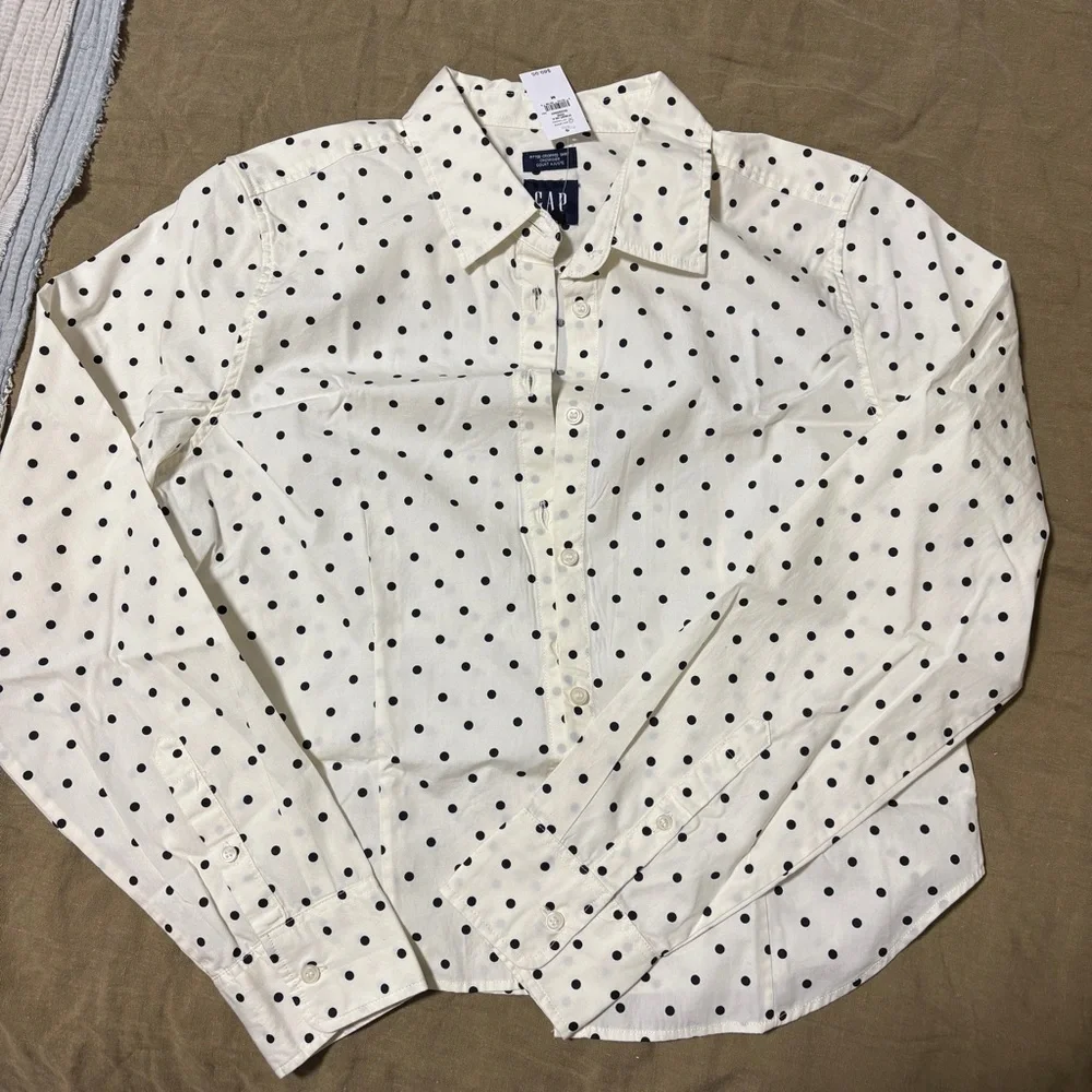 GAP Ivory and Black Polka Dot Button Down Shirt - Picture 8 of 8